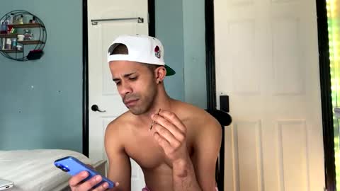 Snapshot of zamoraedii1994 chatting on 12.10.24 Edii online show from 12.10.24