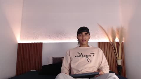 Zander online show from 01.17.25