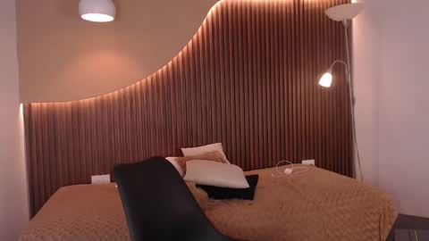 Zander online show from 02.25.25