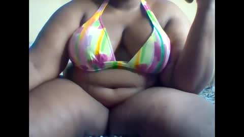 Snapshot of zandile22 chatting on 12.16.25 zandile22 online show from 12.16.25