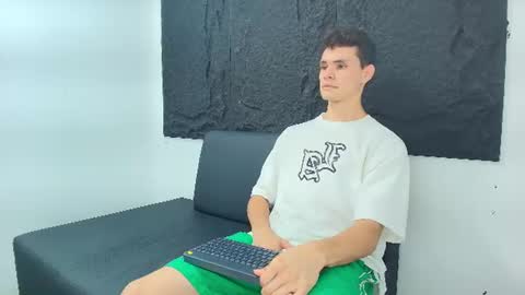 Snapshot of zane_evans chatting on 08.08.26 zane online show from 08.08.26