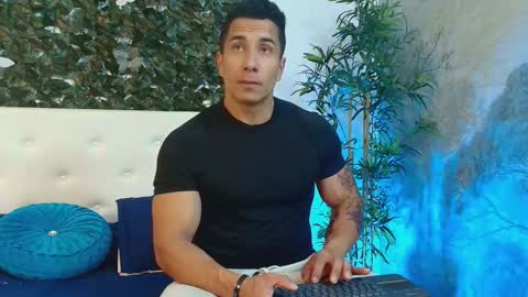 Snapshot of zanemaverick chatting on 10.23.25 zanemaverick online show from 10.23.25