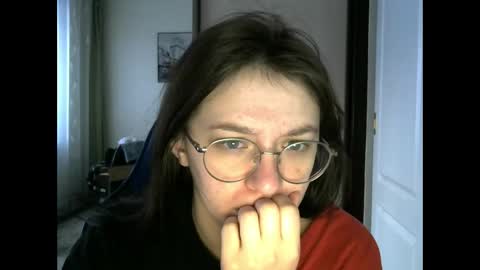 Snapshot of zara_golden chatting on 12.10.24 chaturcum online show from 12.10.24