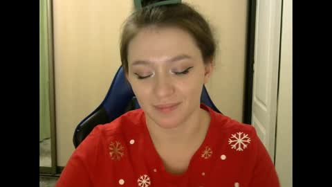 Snapshot of zara_golden chatting on 01.08.25 chaturcum online show from 01.08.25