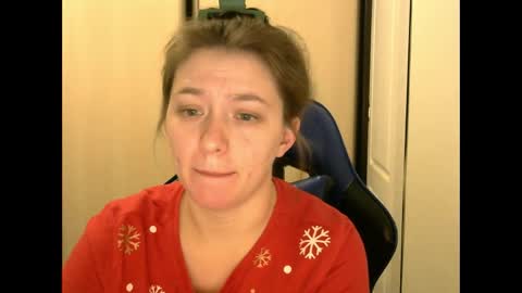 Snapshot of zara_golden chatting on 01.10.25 chaturcum online show from 01.10.25