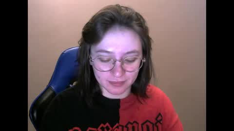 Snapshot of zara_golden chatting on 02.18.25 chaturcum online show from 02.18.25