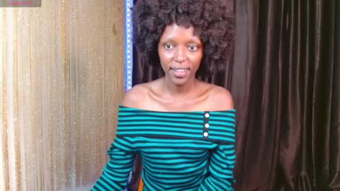 Snapshot of zara_lae chatting on 03.08.25 nicky online show from 03.08.25