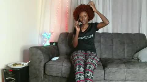 Snapshot of zara_lae chatting on 09.19.25 nicky online show from 09.19.25