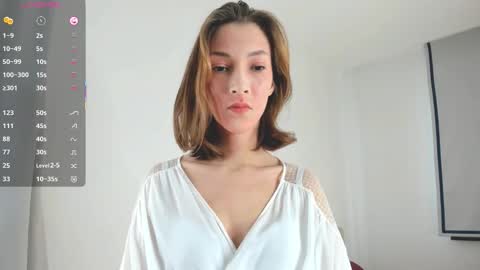 Snapshot of zara_shine chatting on 09.10.25 Criss online show from 09.10.25