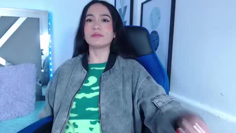 Snapshot of zaradames_ chatting on 01.24.25 zaradames_ online show from 01.24.25