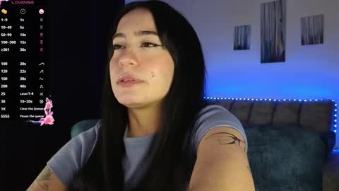 Snapshot of zaradames_ chatting on 11.05.25 zaradames_ online show from 11.05.25