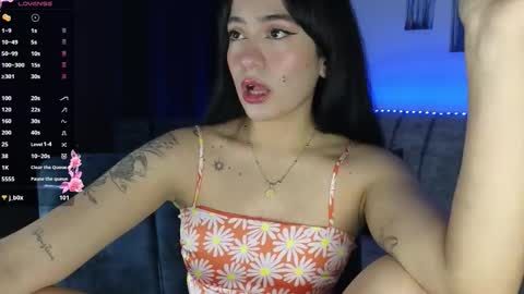 Snapshot of zaradames_ chatting on 11.13.25 zaradames_ online show from 11.13.25