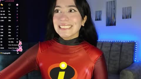 Snapshot of zaradames_ chatting on 11.15.25 zaradames_ online show from 11.15.25