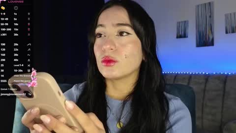 Snapshot of zaradames_ chatting on 11.18.25 zaradames_ online show from 11.18.25