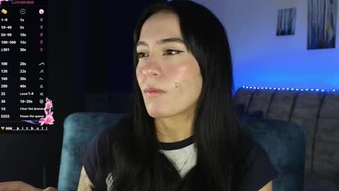 Snapshot of zaradames_ chatting on 11.21.25 zaradames_ online show from 11.21.25