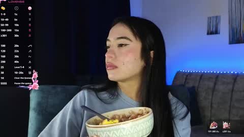 Snapshot of zaradames_ chatting on 11.30.25 zaradames_ online show from 11.30.25