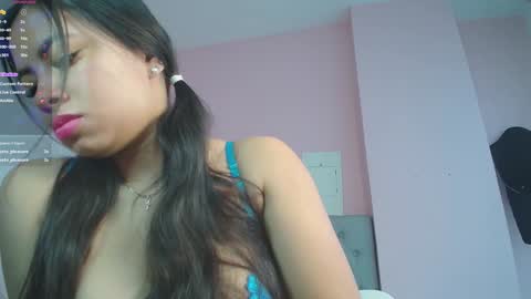 Snapshot of zarah_torres chatting on 12.21.24 Zarah  online show from 12.21.24