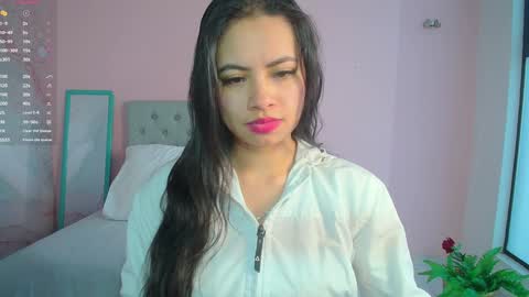 Snapshot of zarah_torres chatting on 01.16.25 Zarah  online show from 01.16.25