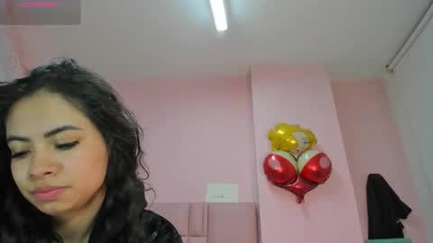 Snapshot of zarah_torres chatting on 10.08.25 Zarah  online show from 10.08.25