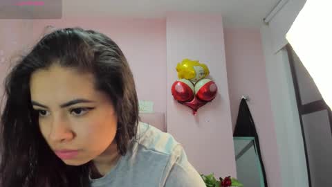 Snapshot of zarah_torres chatting on 10.19.25 Zarah  online show from 10.19.25