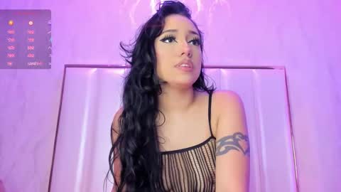 Snapshot of zarahfoster chatting on 11.23.25 online show from 11.23.25