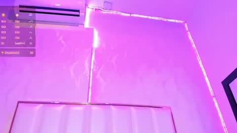 Snapshot of zarahfoster chatting on 11.25.25 online show from 11.25.25