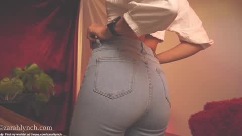 Miss Lynch   Next show  2911 online show from 12.16.24