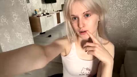 Snapshot of zaramontel chatting on 03.20.26 zaramontel online show from 03.20.26