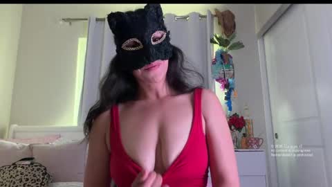 Snapshot of zarayaa_v chatting on 03.28.26 zarayaa_v online show from 03.28.26