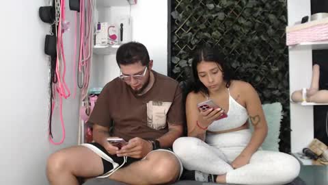 Snapshot of zarek_nyx chatting on 04.28.26 zarek_nyx online show from 04.28.26