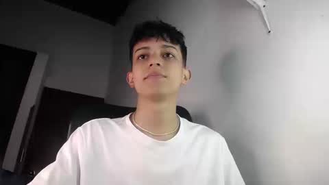 Snapshot of zarekneo chatting on 09.08.25 Zarek online show from 09.08.25