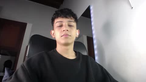 Snapshot of zarekneo chatting on 10.07.25 Zarek online show from 10.07.25