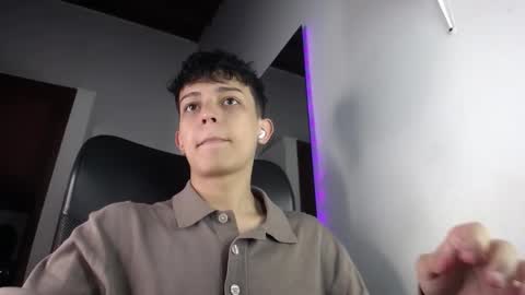 Snapshot of zarekneo chatting on 10.08.25 Zarek online show from 10.08.25