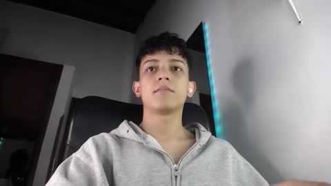 Snapshot of zarekneo chatting on 10.09.25 Zarek online show from 10.09.25