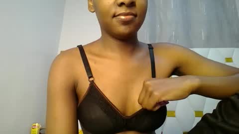 Snapshot of zariah011 chatting on 06.25.26 zariah online show from 06.25.26