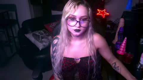 Snapshot of zarina_hell chatting on 04.06.26 sweta online show from 04.06.26