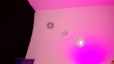 Zaritha Li online show from 11.05.25