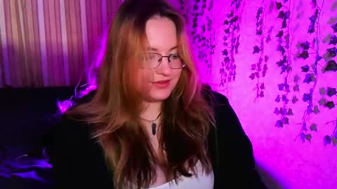 Snapshot of zayarush chatting on 09.25.25 zayarush online show from 09.25.25