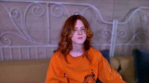 Snapshot of zaynginger chatting on 12.18.25 ZAYN online show from 12.18.25