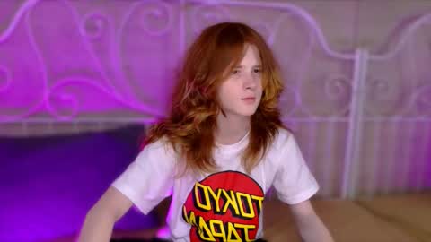 Snapshot of zaynginger chatting on 12.21.25 ZAYN online show from 12.21.25