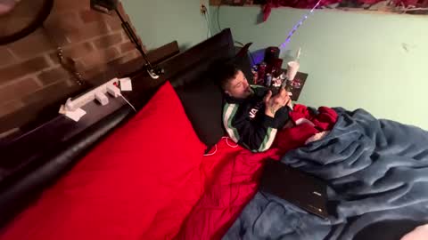 Snapshot of zbud1992 chatting on 02.08.25 zbud1992 online show from 02.08.25