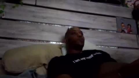 Snapshot of zdy252 chatting on 10.18.25 zdy252 online show from 10.18.25