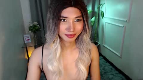 zelainalovetocum online show from 01.20.25