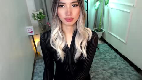 zelainalovetocum online show from 01.31.25