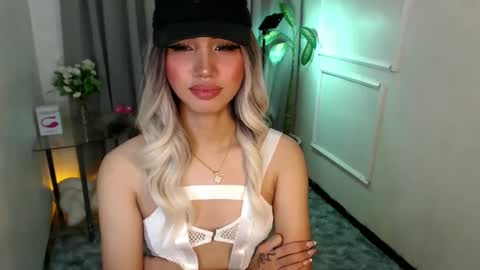 zelainalovetocum online show from 02.17.25