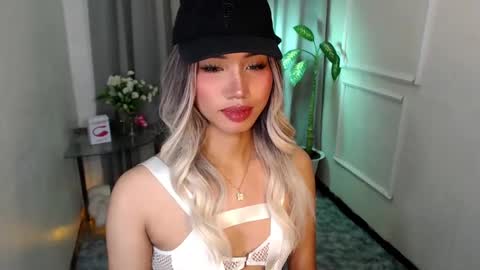 zelainalovetocum online show from 02.26.25