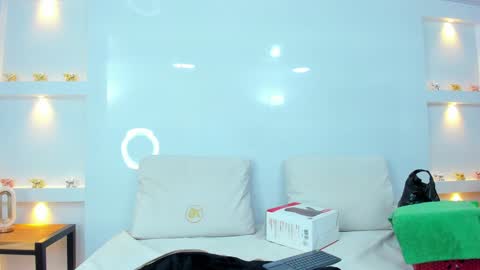 Snapshot of zenda_evans chatting on 02.06.25 Zenda Evans online show from 02.06.25