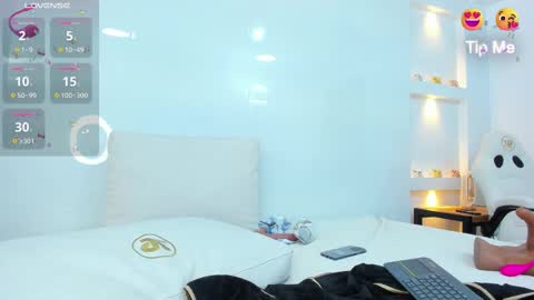 Snapshot of zenda_evans chatting on 02.20.25 Zenda Evans online show from 02.20.25