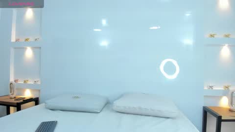 Snapshot of zenda_evans chatting on 03.10.25 Zenda Evans online show from 03.10.25