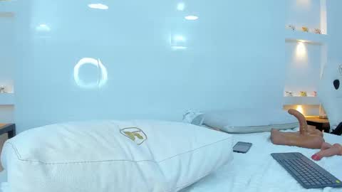 Snapshot of zenda_evans chatting on 03.11.25 Zenda Evans online show from 03.11.25